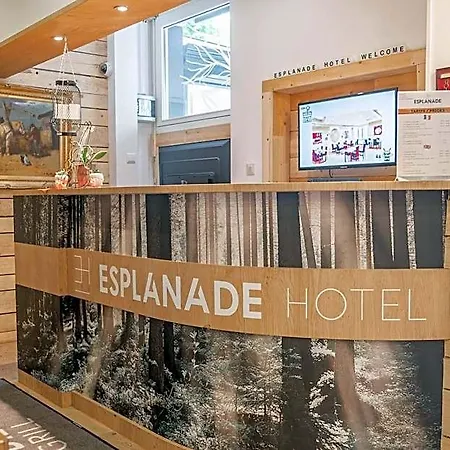 Esplanade *